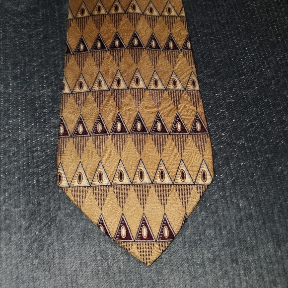 Yellow, Gold Patterned Tie New - Picture 2 of 6